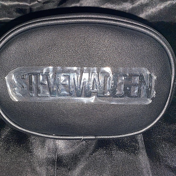 ✨Steve Madden - Women’s Semi-around Beltbag for travel w/ Logo Belt✨ NWT✨ - Picture 4 of 16